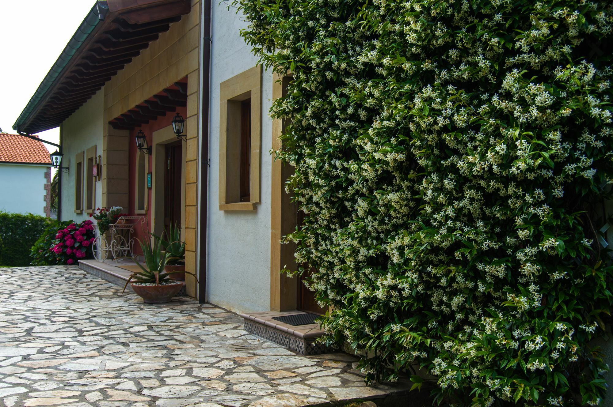 Hotel Posada La Robleda (Adults Only) Arnuero Bagian luar foto